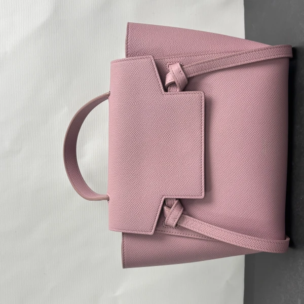 셀린느 핑크컬러 피코 벨트백 볼펜 이염 복원, 새 제품처럼 되돌린 전문 수선 과정 (FAQ 포함) - 명품수선신사